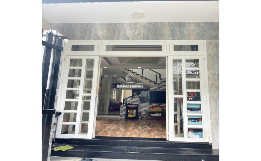 Bán Nhà Lã Xuân Oai, 56m2 x 2 Tầng 3 PN, HXH, Chỉ 4 tỷ 5